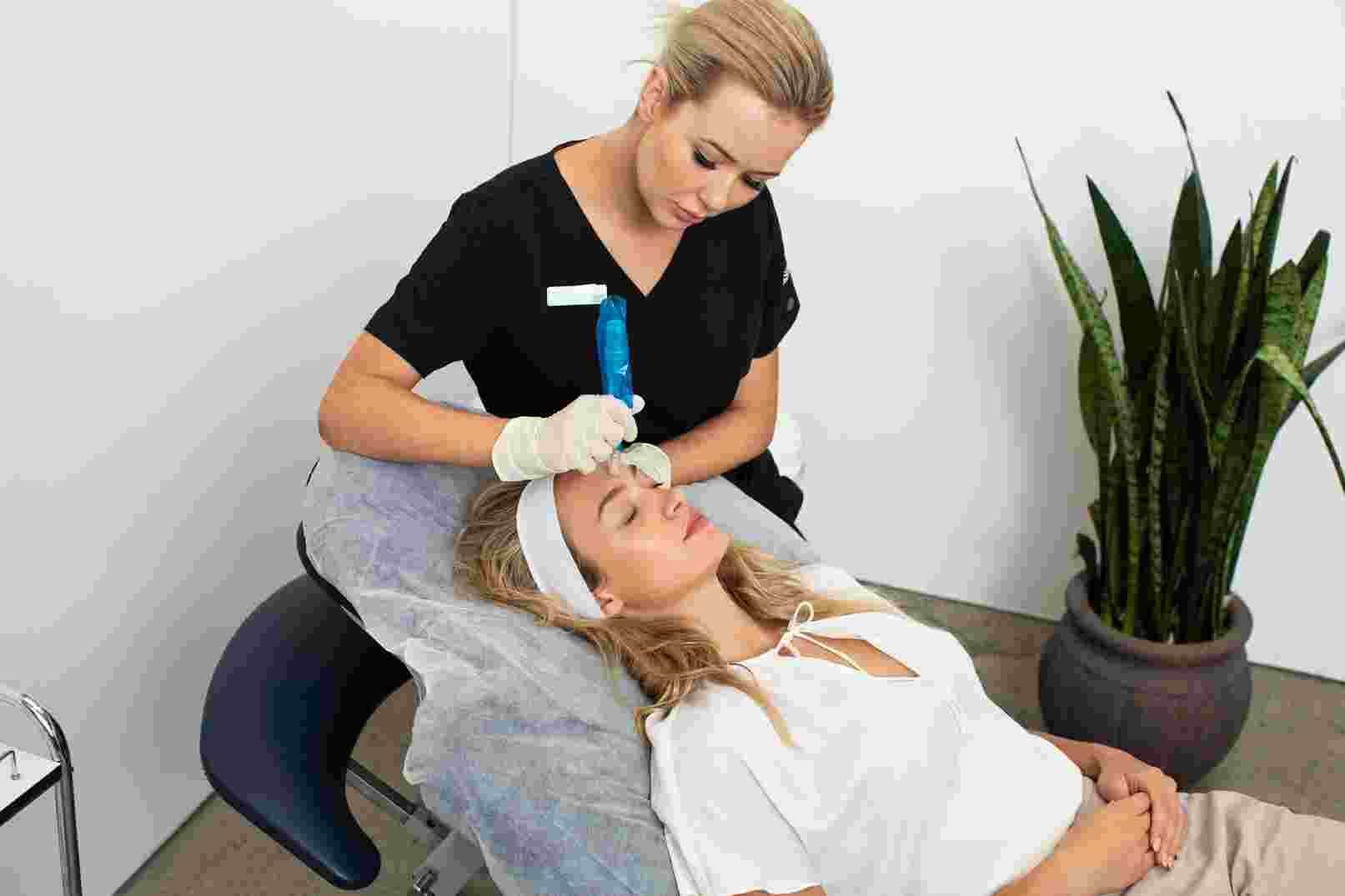 20210211_LCA_30_Carah Skin in Clinic_2722.jpg